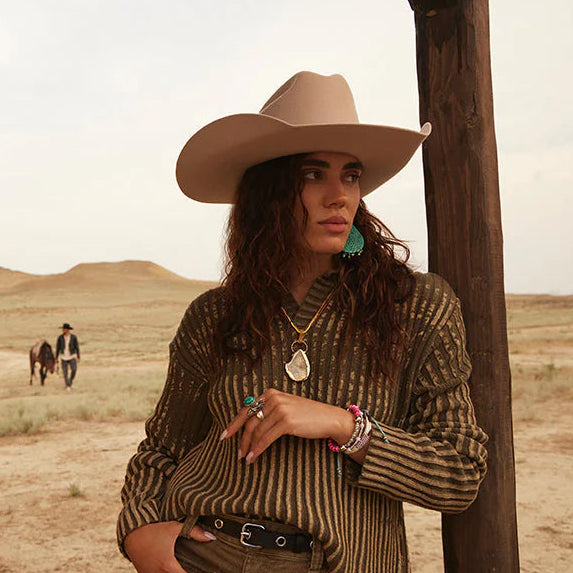 Leaves Turning Aget Stone Necklace